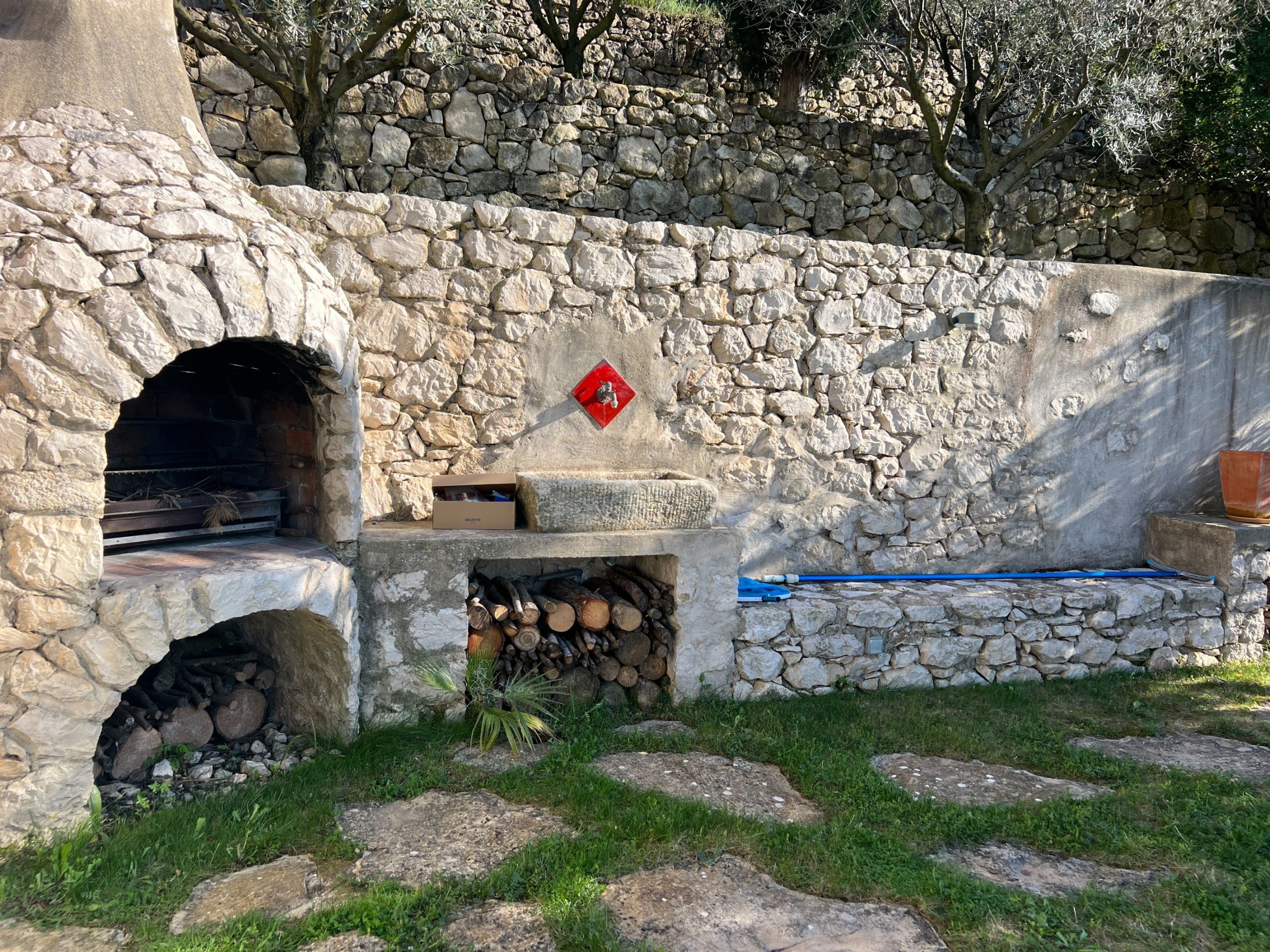 mas 6 Pièces en vente sur CASSIS (13260)