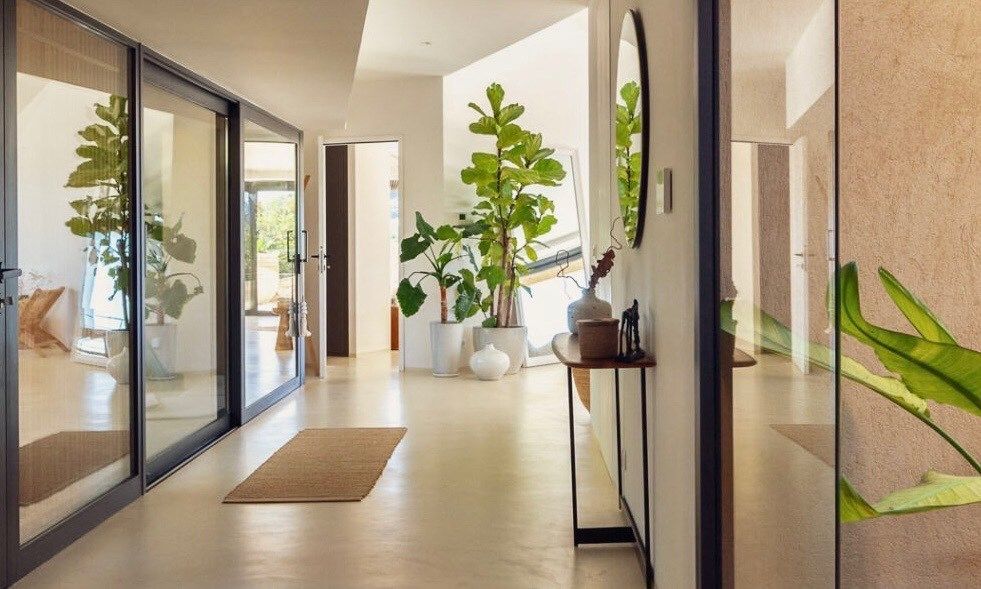 house 6 Rooms for sale on OLLIOULES (83190)