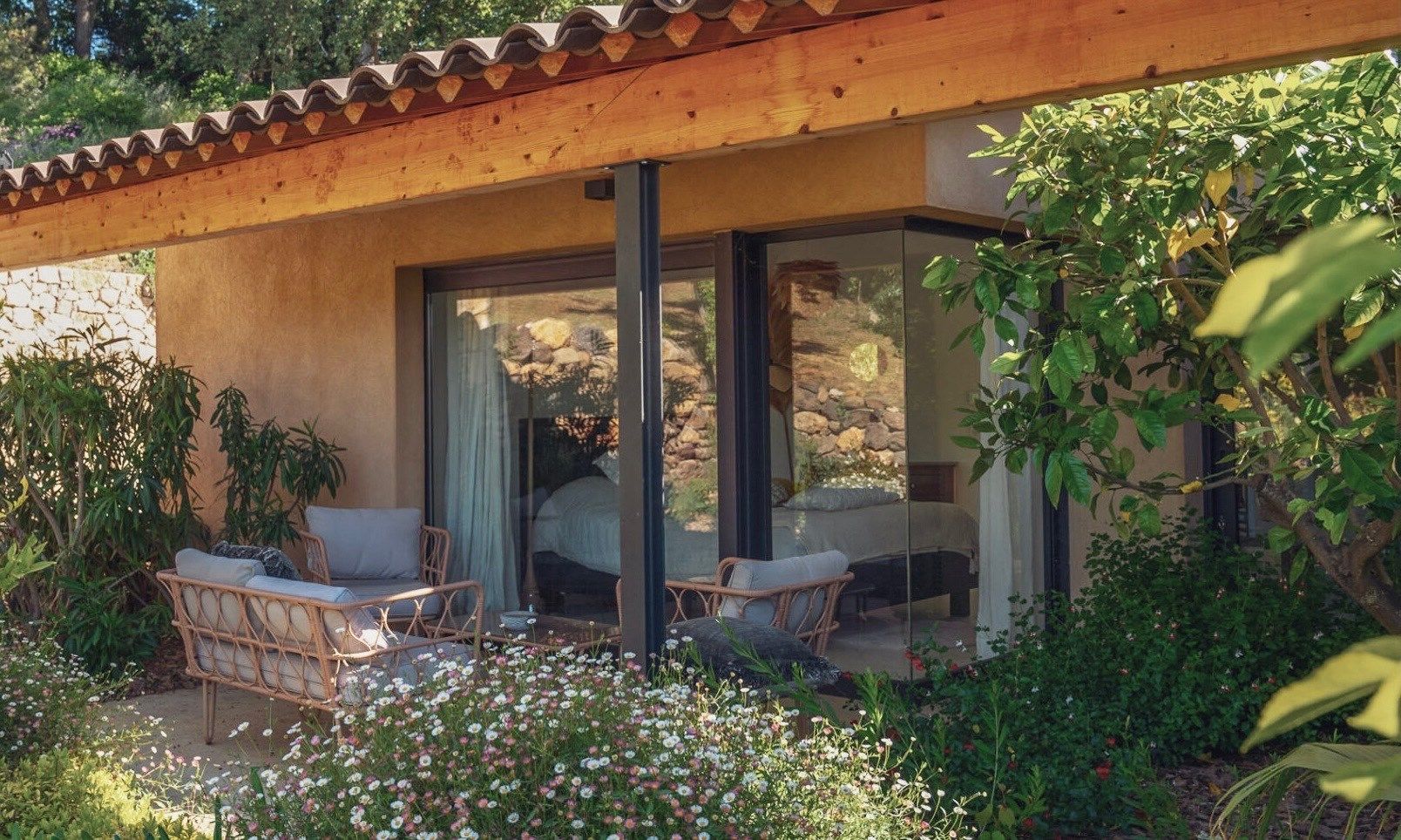 house 6 Rooms for sale on OLLIOULES (83190)