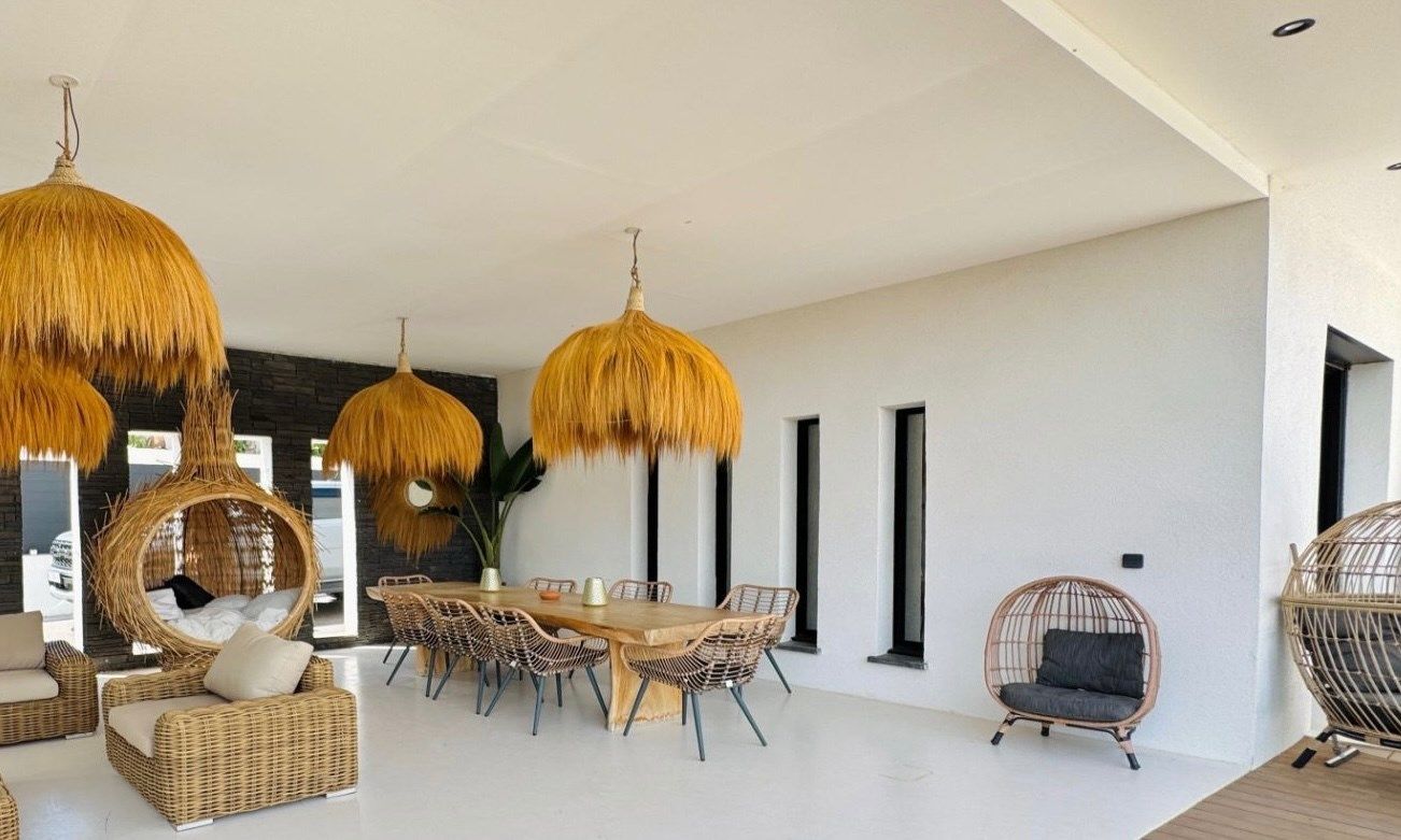 house 7 Rooms for sale on BANDOL (83150)