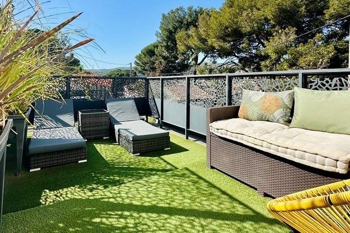 townhouse 15 Rooms for sale on CASSIS (13260) Sale Townhouse Cassis 15 Rooms 350 m²