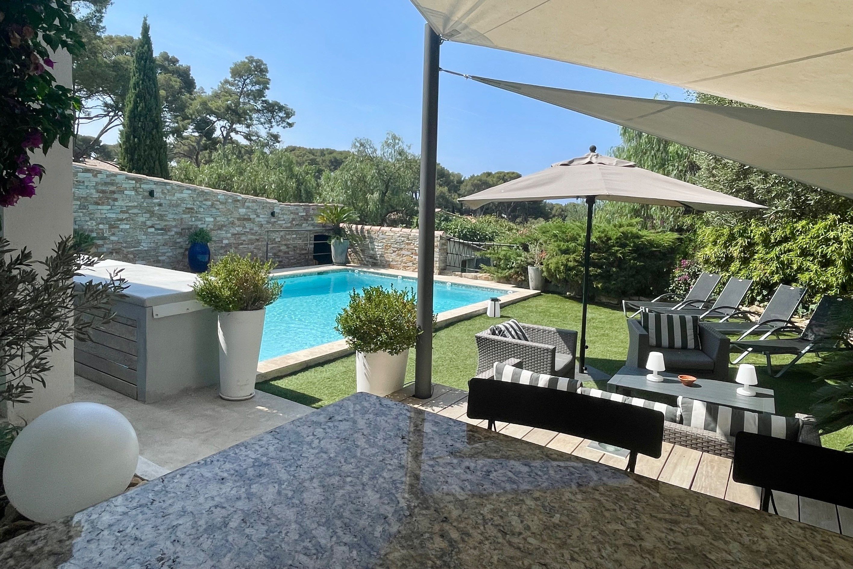 villa 7 Pièces en vente sur SANARY SUR MER (83110)
