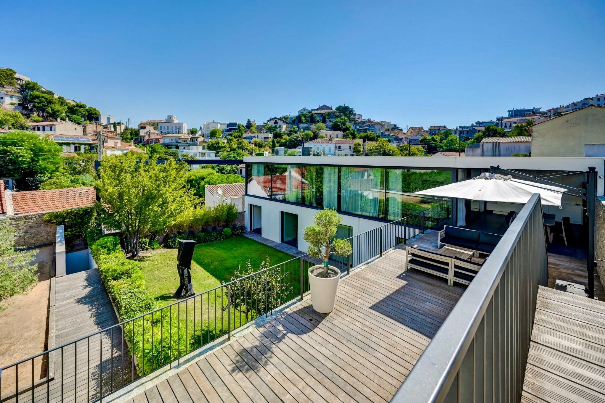 maison 6 Pièces en vente sur MARSEILLE (13007)