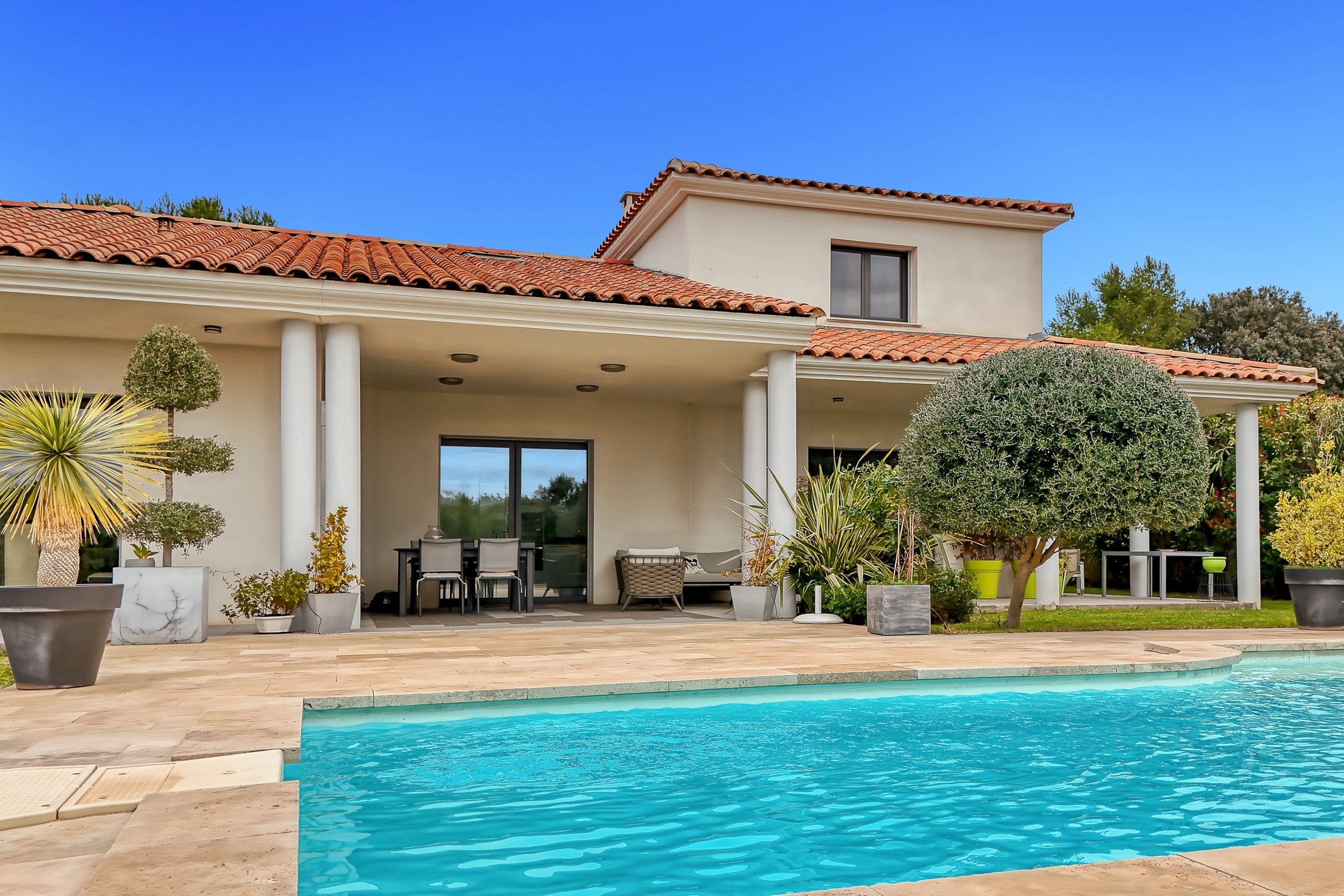 maison contemporaine 9 Pièces en vente sur AIX EN PROVENCE (13090) Vente Maison contemporaine Aix-en-Provence 9 Pièces 310 m²