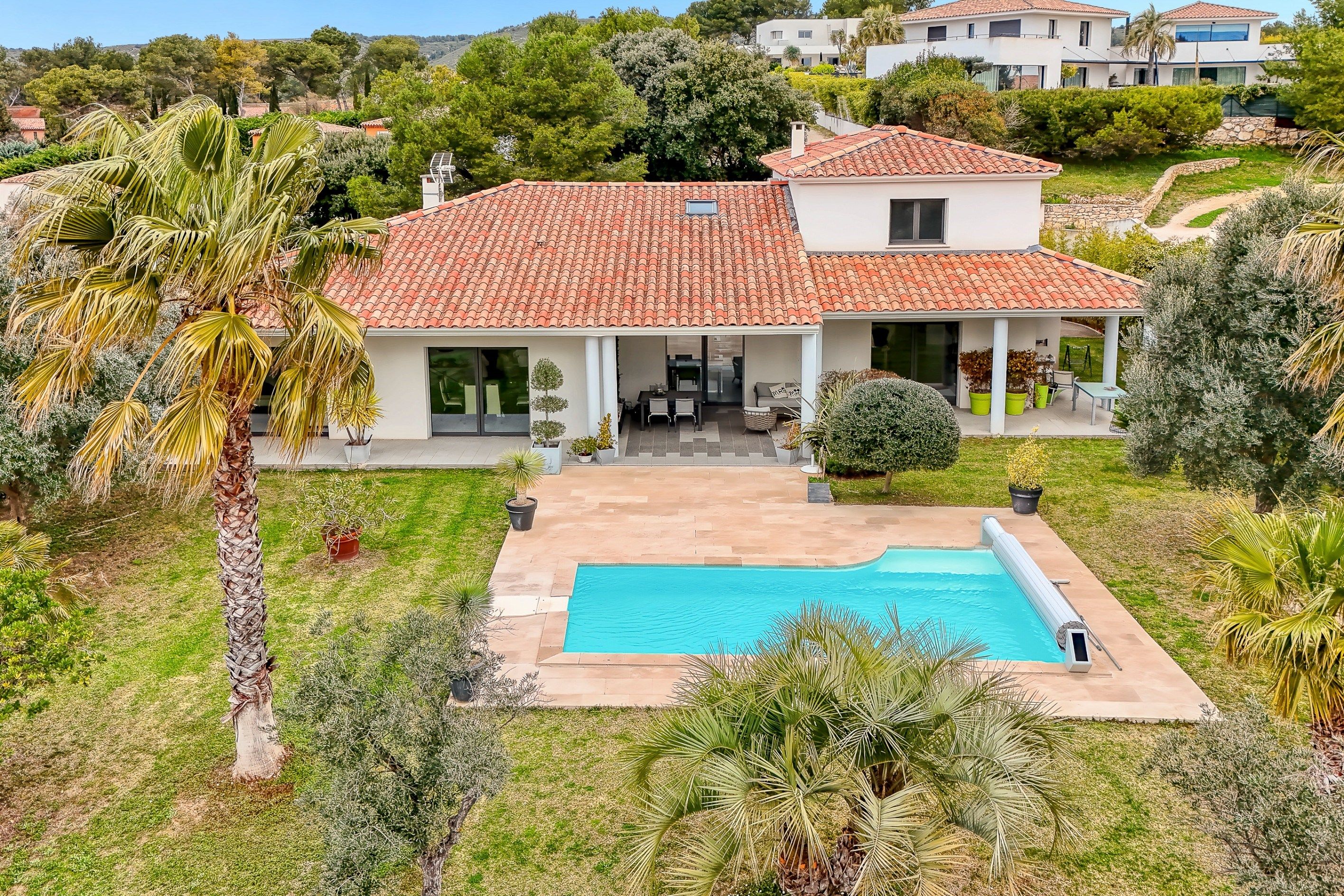 maison contemporaine 9 Pièces en vente sur AIX EN PROVENCE (13090) Vente Maison contemporaine Aix-en-Provence 9 Pièces 310 m²