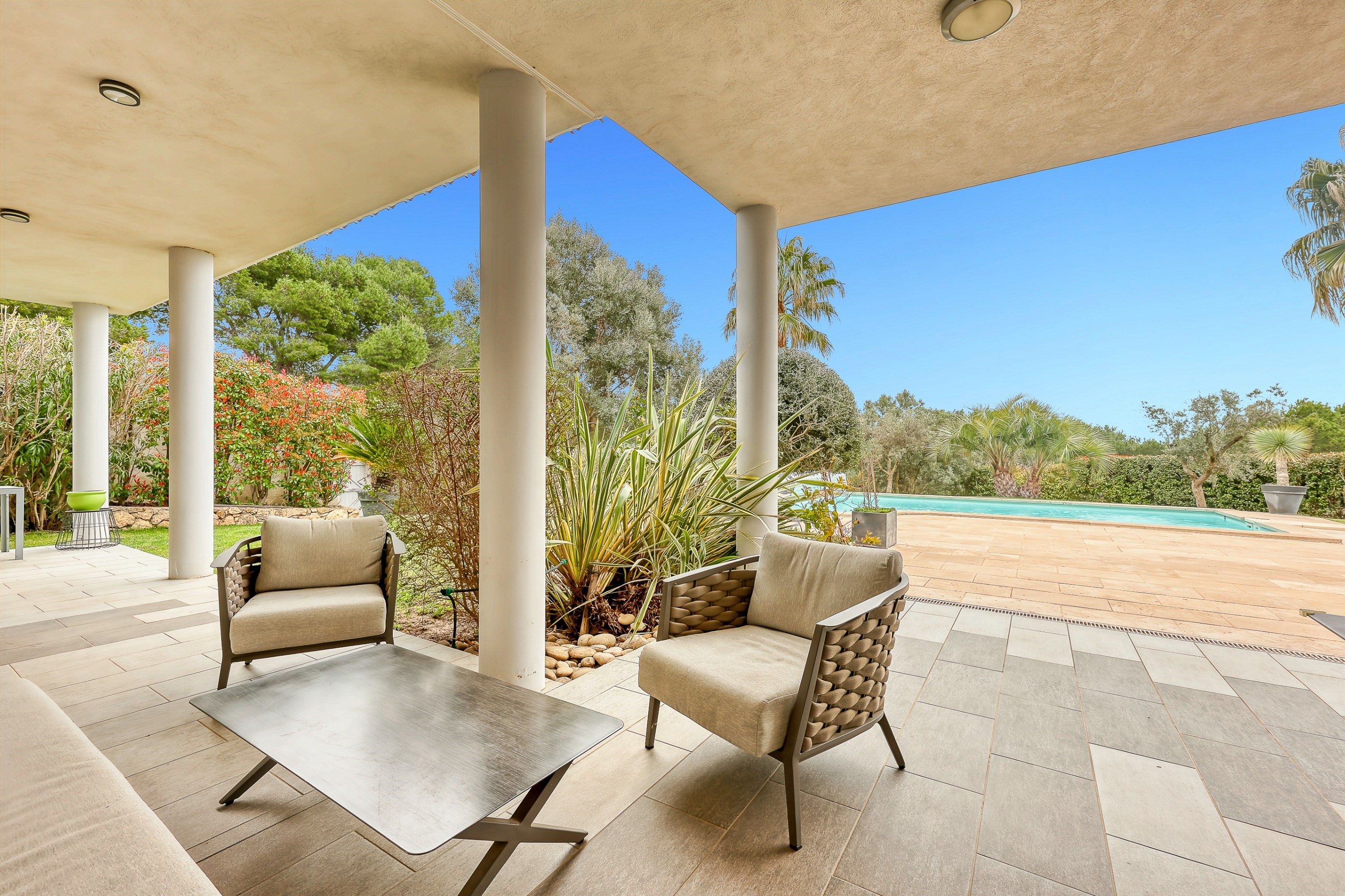 maison contemporaine 9 Pièces en vente sur AIX EN PROVENCE (13090)