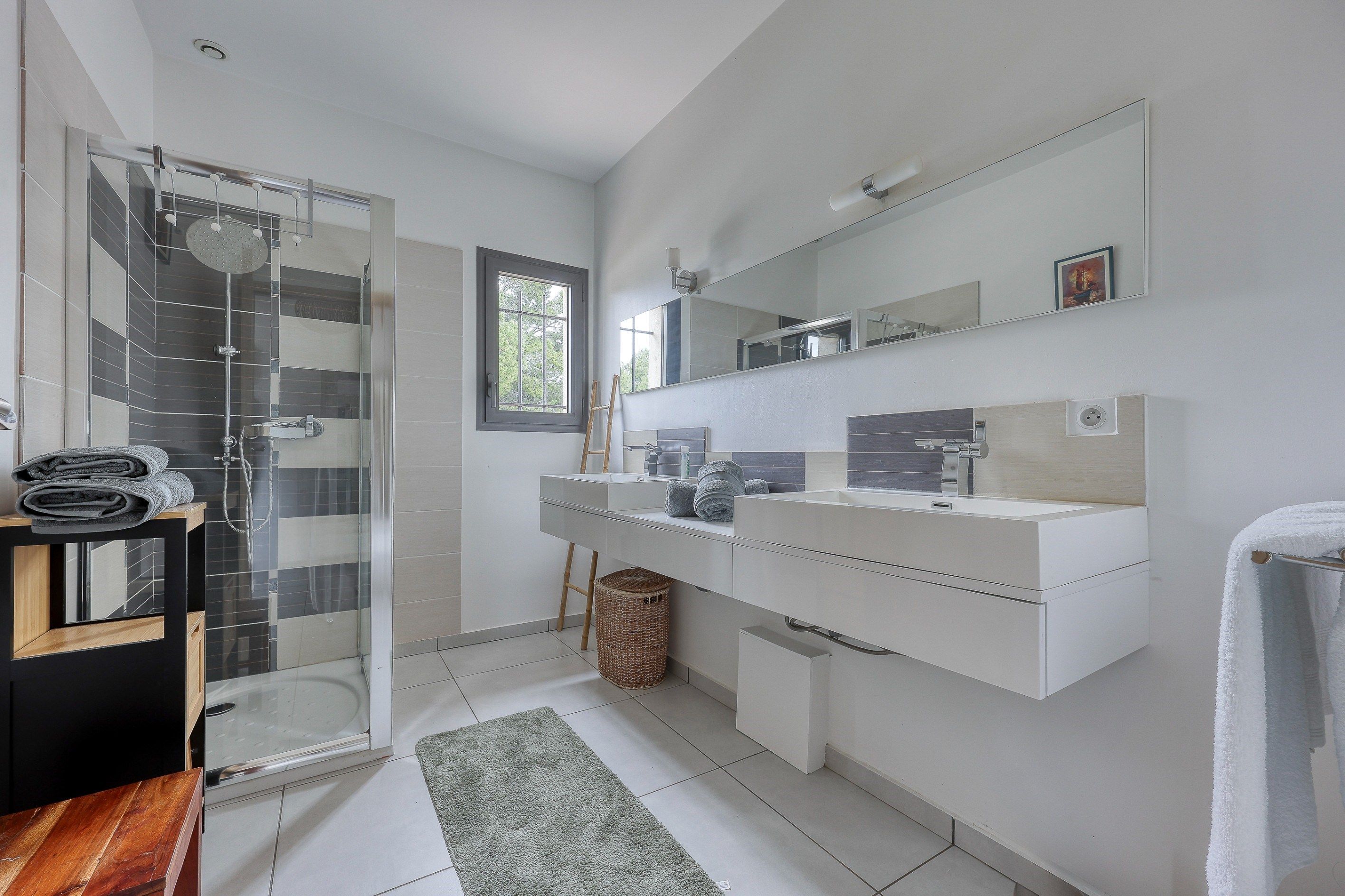 maison contemporaine 9 Pièces en vente sur AIX EN PROVENCE (13090)