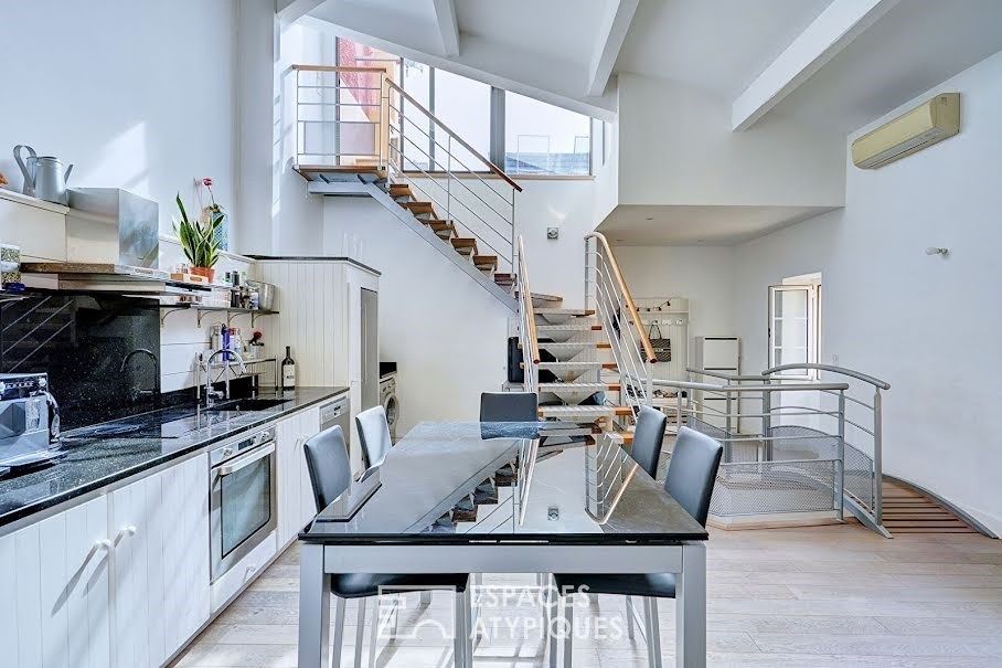 townhouse 11 Rooms for sale on CASSIS (13260)