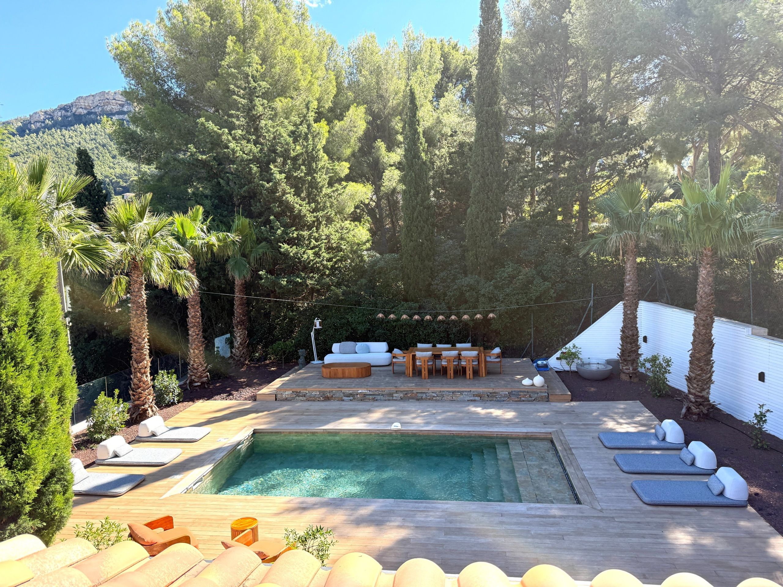 house 9 Rooms for sale on CASSIS (13260)