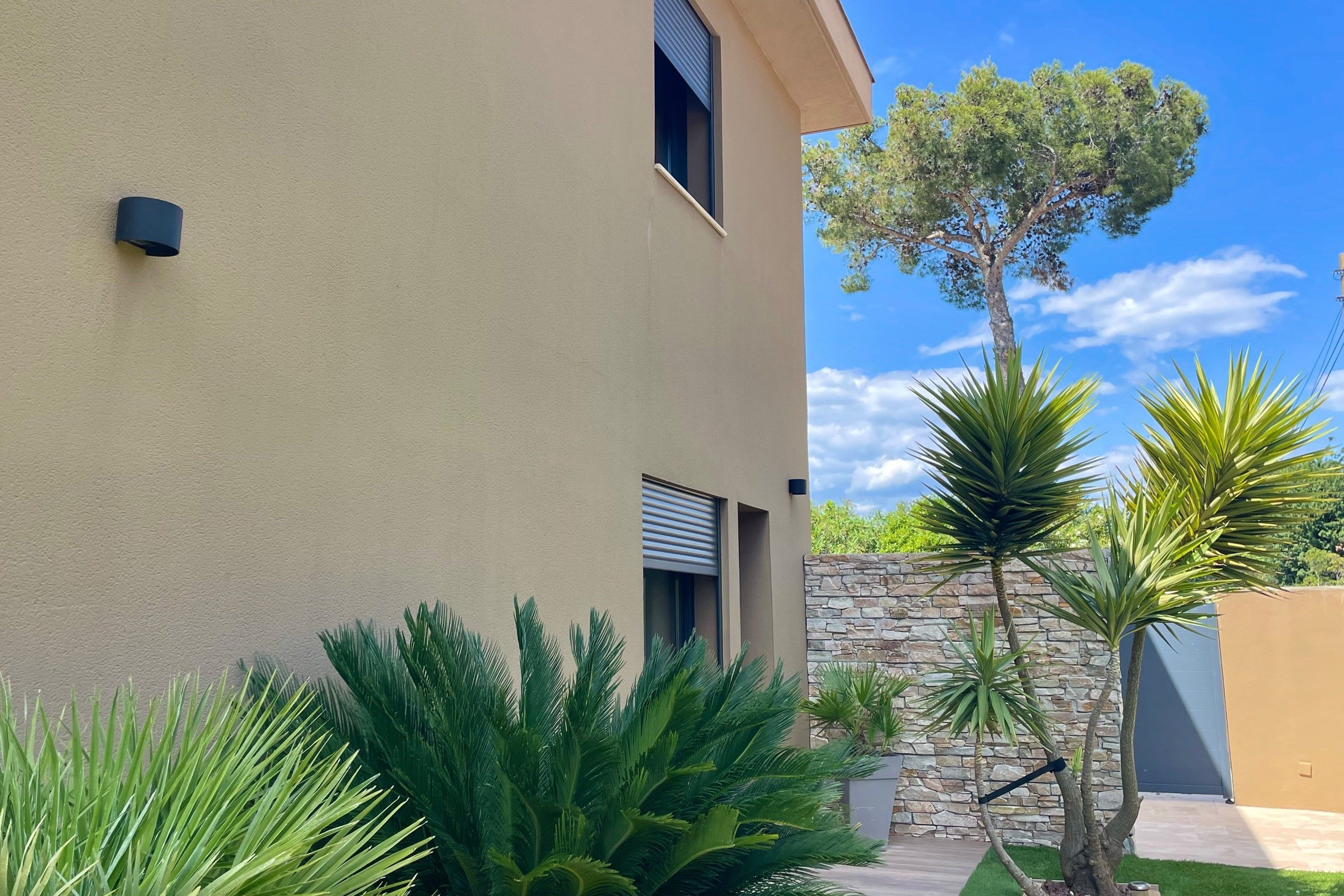 house 5 Rooms for sale on LE BRUSC (83140)