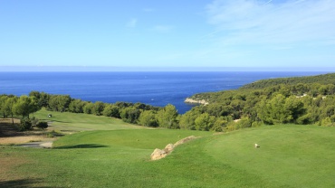 Spectaculaire Frégate Provence Golf & Country Club, situé entre mer et terre, entre BANDOL et SAINT-CYR-SUR-MER