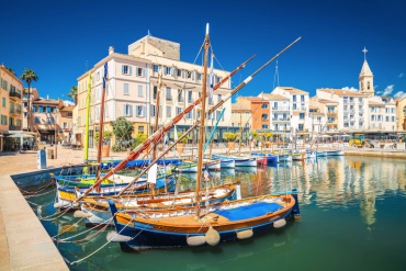 L’incontournable marché de SANARY-SUR-MER élu plus beau marché de France